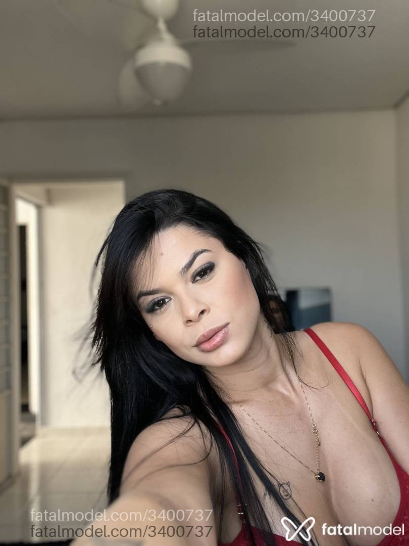 Acompanhante mulher morena (o) de olhos castanhos - Micaele