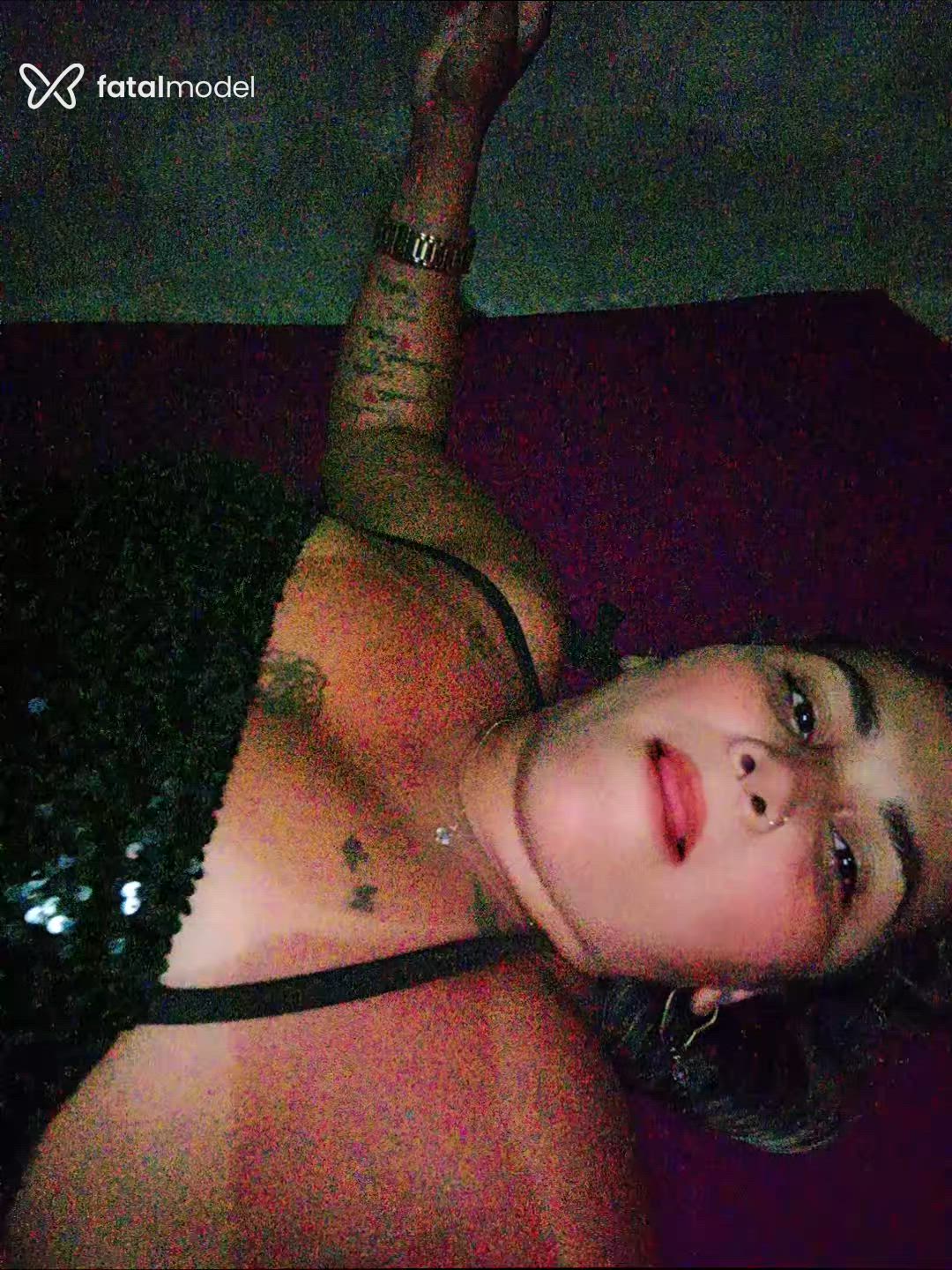 Acompanhante mulher loira (o) de olhos castanhos - Santiinha Acompanhante mulher loira (o) de olhos castanhos - Santiinha