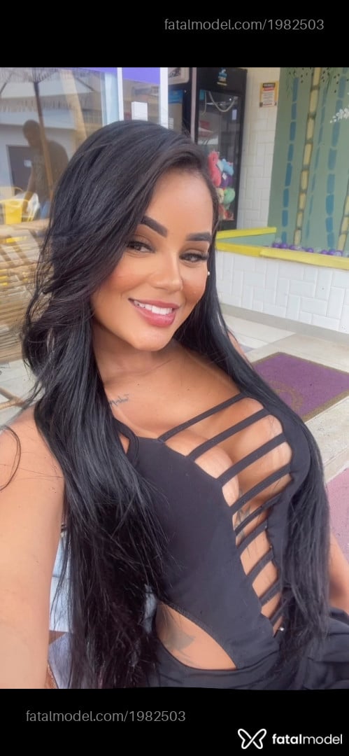 Acompanhante mulher morena (o) de olhos castanhos - Julia Uai