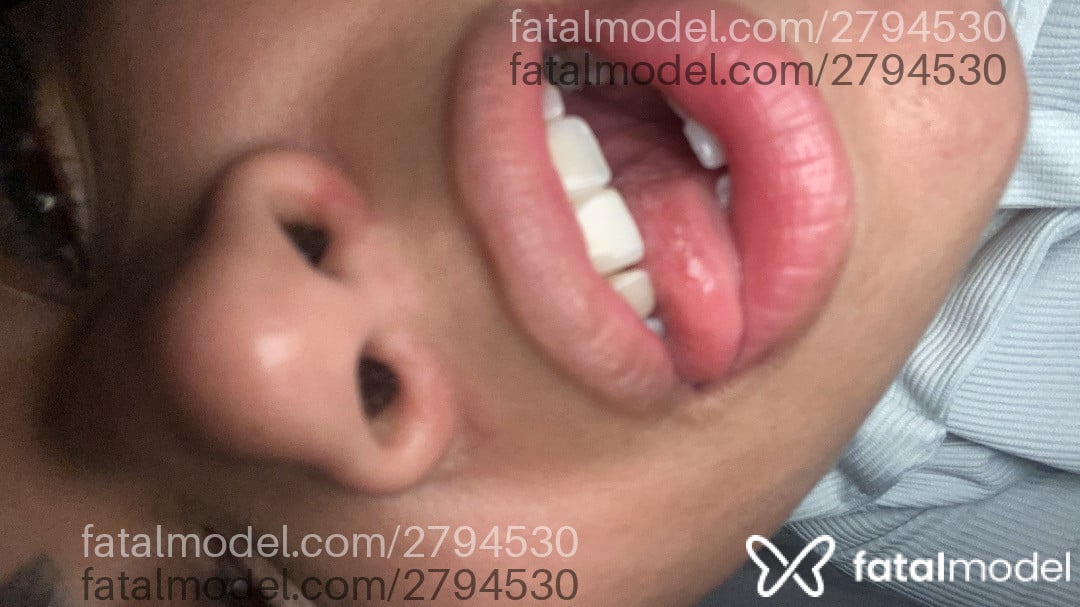 Acompanhante mulher morena (o) de olhos castanhos - Rondoniense