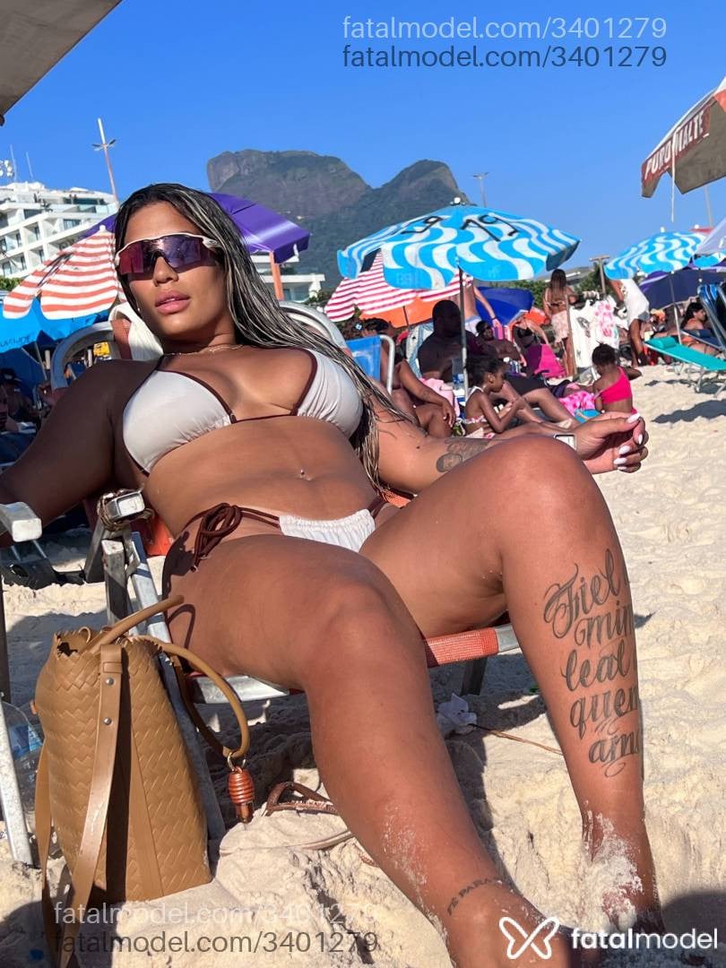 Acompanhante mulher loira (o) de olhos mel em Porto Belo - Bruna