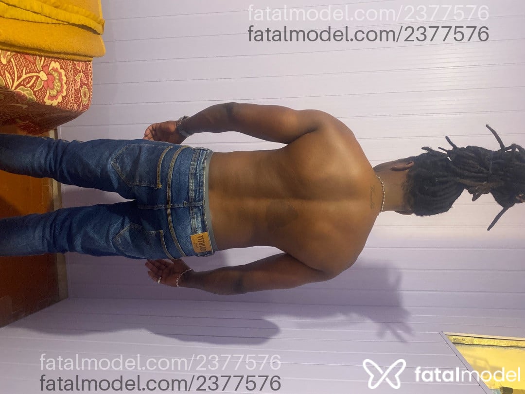 Acompanhante homem com cabelo castanho de olhos castanhos - Jhamal