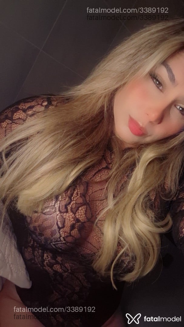 Acompanhante mulher loira (o) de olhos mel - Nanda