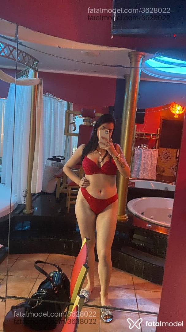 Acompanhante mulher morena (o) de olhos castanhos - Kelly