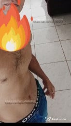 Acompanhante homem com cabelo castanho de olhos castanhos - Ravel