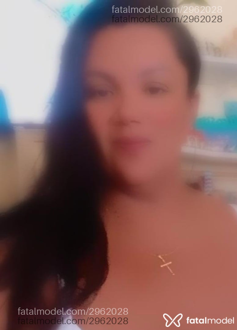 Acompanhante mulher morena (o) de olhos pretos - Lindamaria