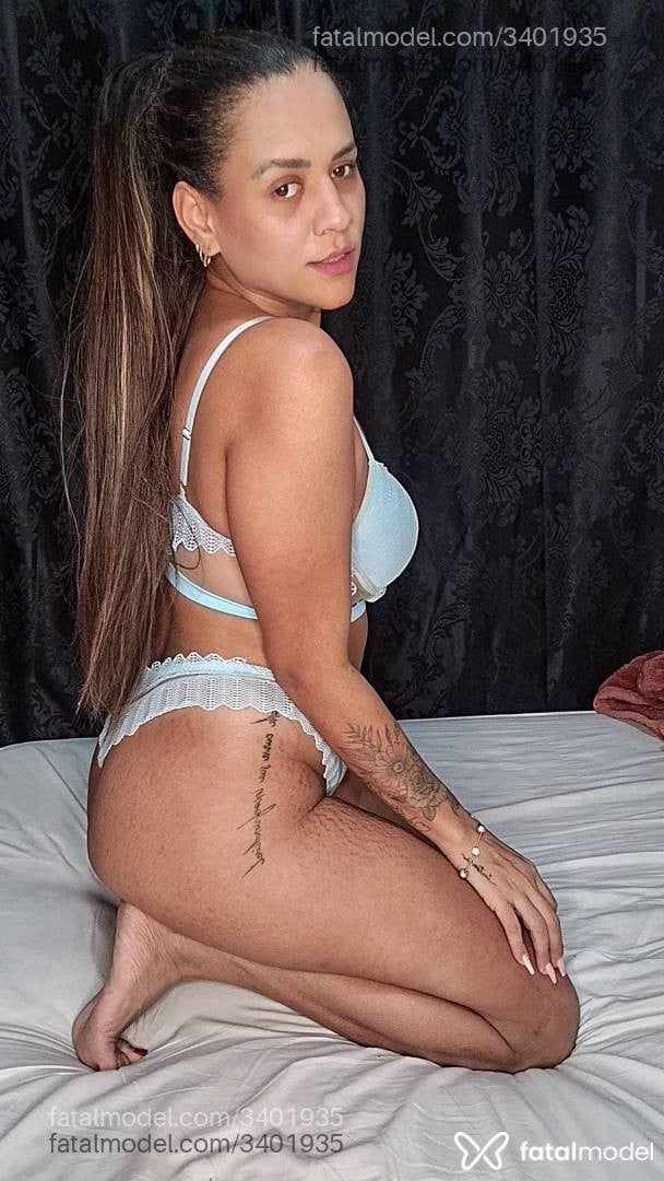 Acompanhante mulher com cabelo castanho de olhos castanhos em Maringá - Belaangels