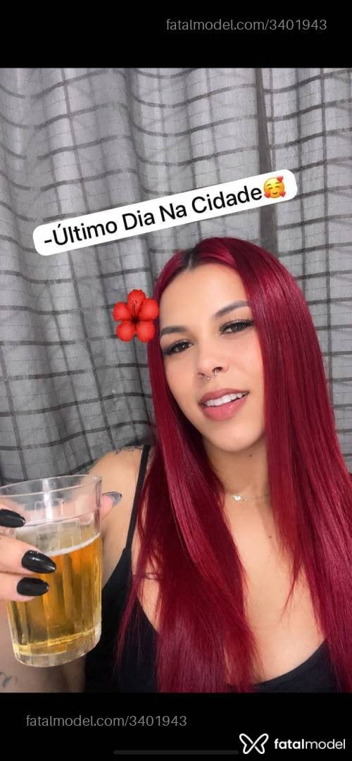 Acompanhante mulher ruiva (o) de olhos castanhos - Stheffanny