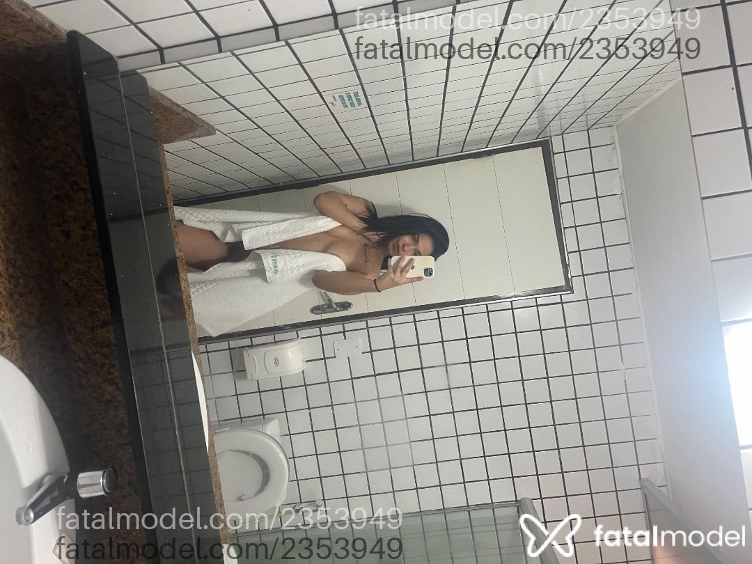 Acompanhante mulher morena (o) de olhos castanhos - Agatha
