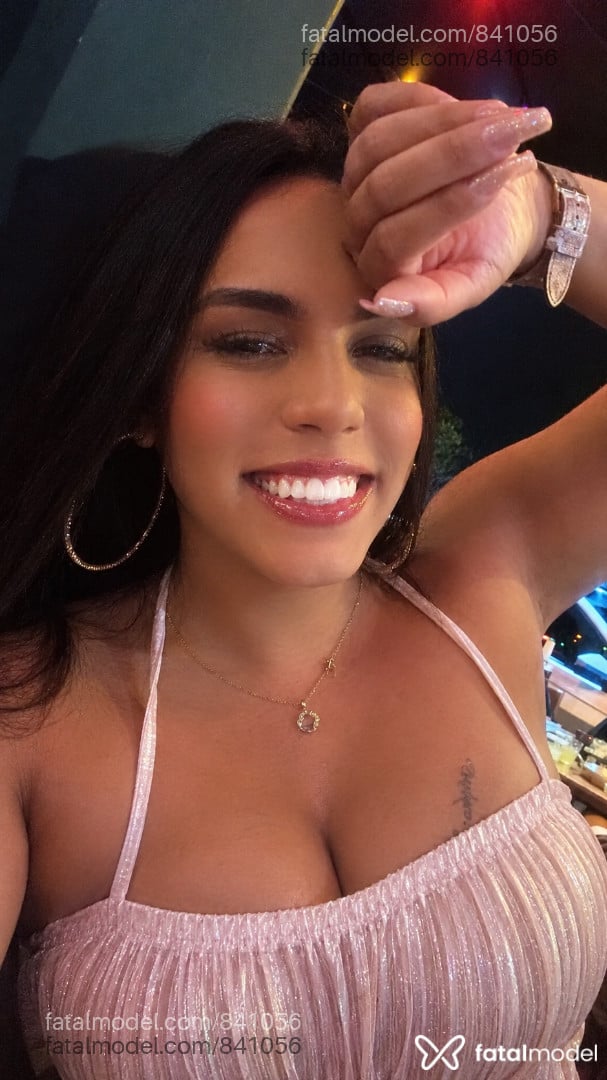 Acompanhante mulher trans morena (o) de olhos castanhos - Erika Sanches