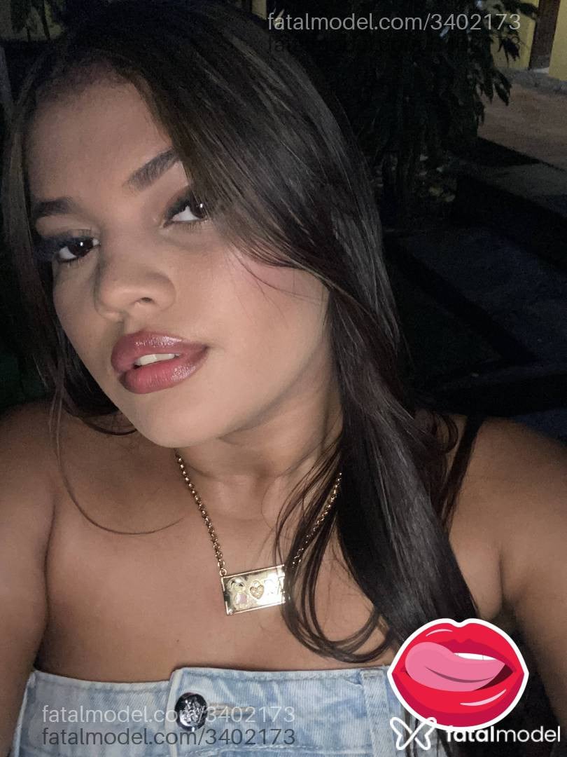 Acompanhante mulher com cabelo castanho de olhos castanhos - Gabriela Figueredo