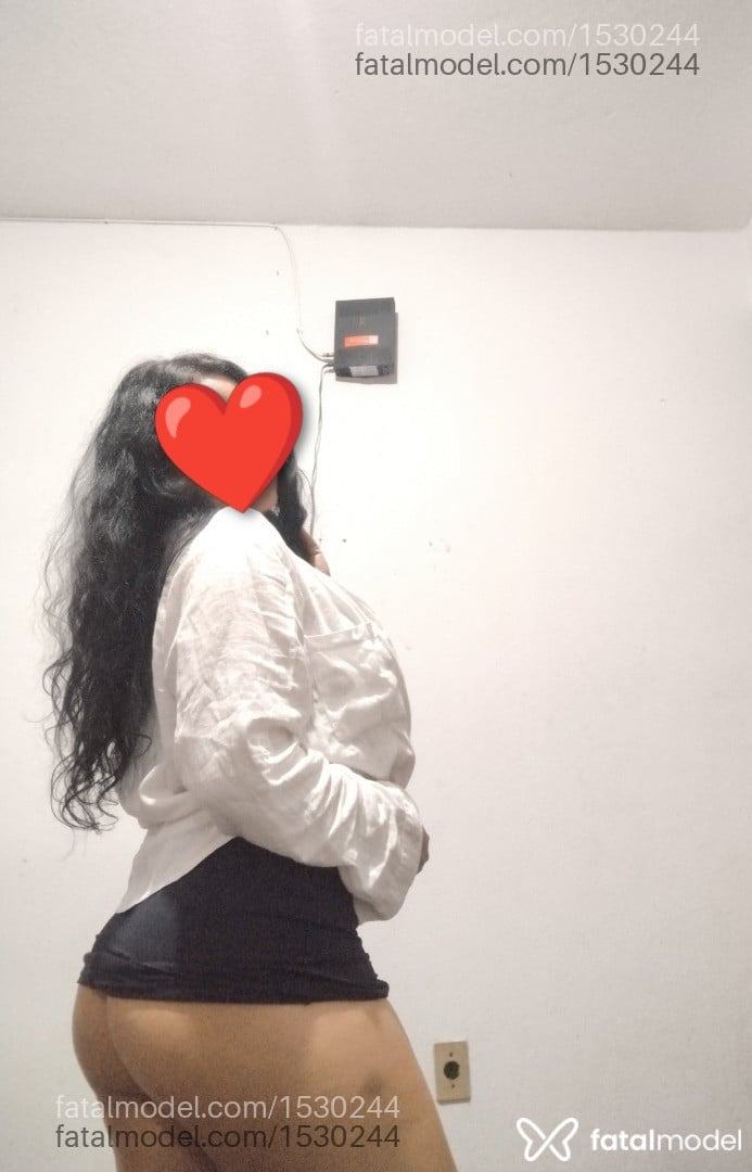 Acompanhante mulher morena (o) de olhos castanhos - Afrodite