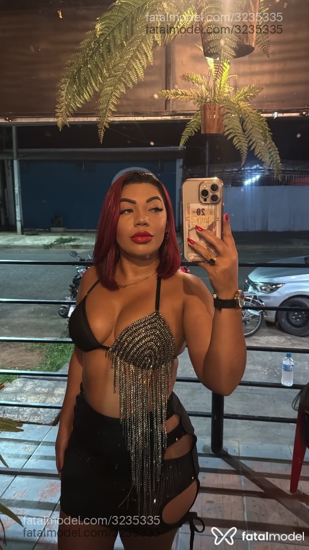 Acompanhante mulher ruiva (o) de olhos castanhos - Ruivona