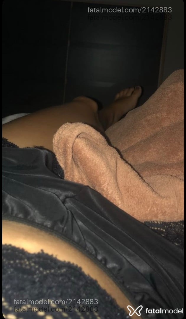 Acompanhante mulher morena (o) de olhos pretos - Giovana