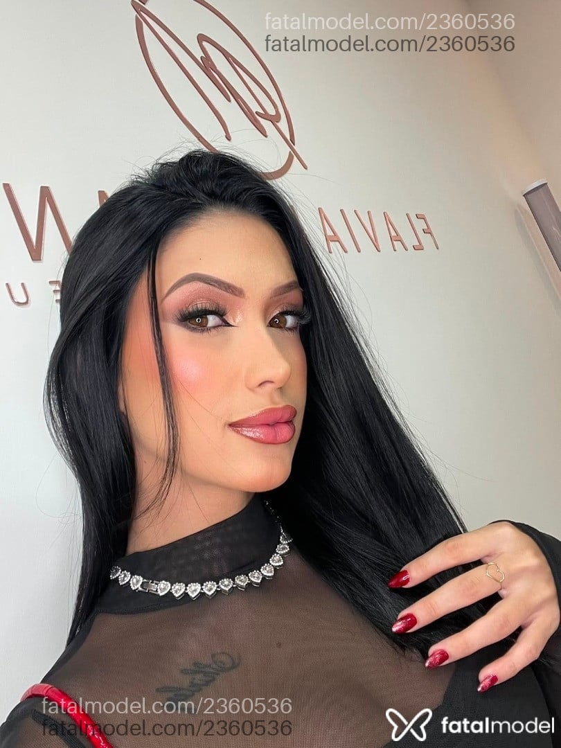Acompanhante mulher morena (o) de olhos mel - Alice