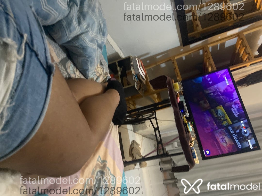 Acompanhante travesti com cabelo colorido de olhos mel - Amanda