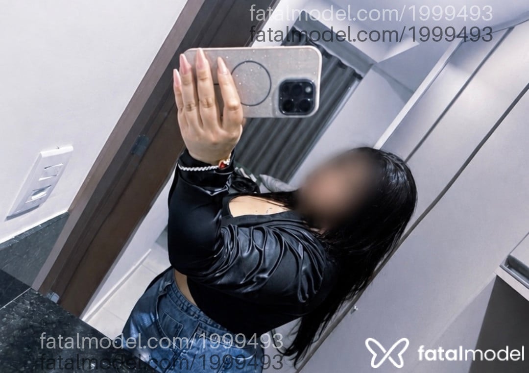 Acompanhante mulher com cabelo castanho de olhos castanhos - Ane