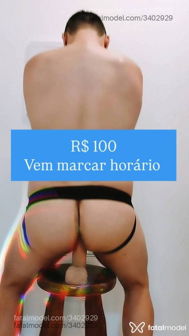Acompanhante homem com cabelo castanho de olhos castanhos - Leonardo