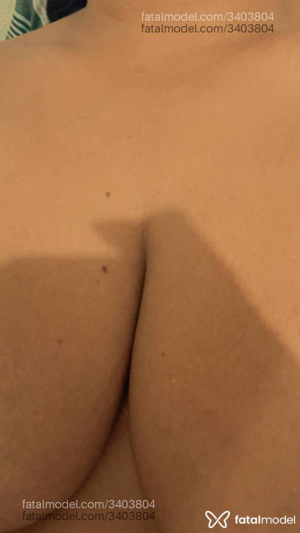 Acompanhante mulher morena (o) de olhos castanhos - Mel