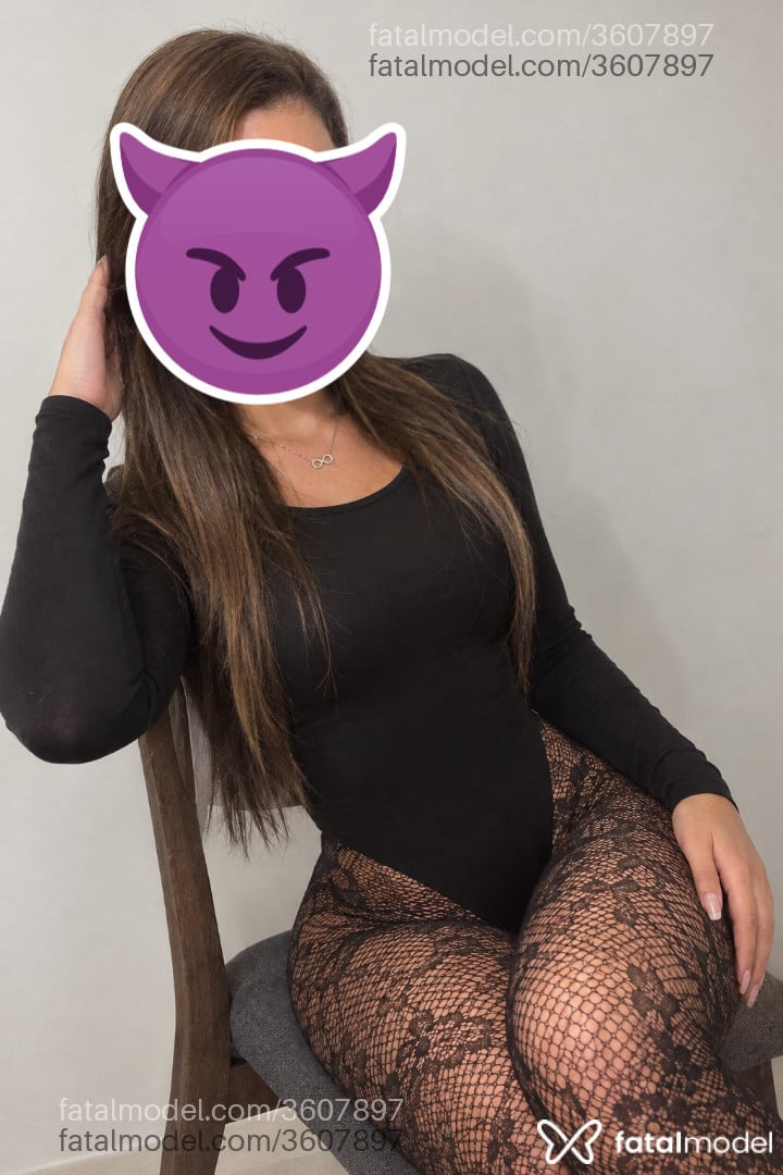 Acompanhante mulher com cabelo castanho de olhos castanhos - Juliana Martins