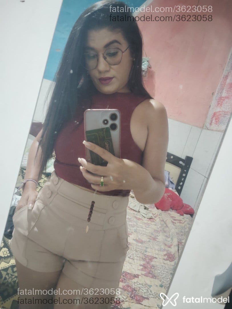 Acompanhante mulher morena (o) de olhos castanhos - Marjorie