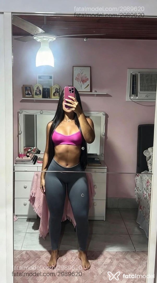 Acompanhante mulher morena (o) de olhos castanhos - Jade Ibrahim