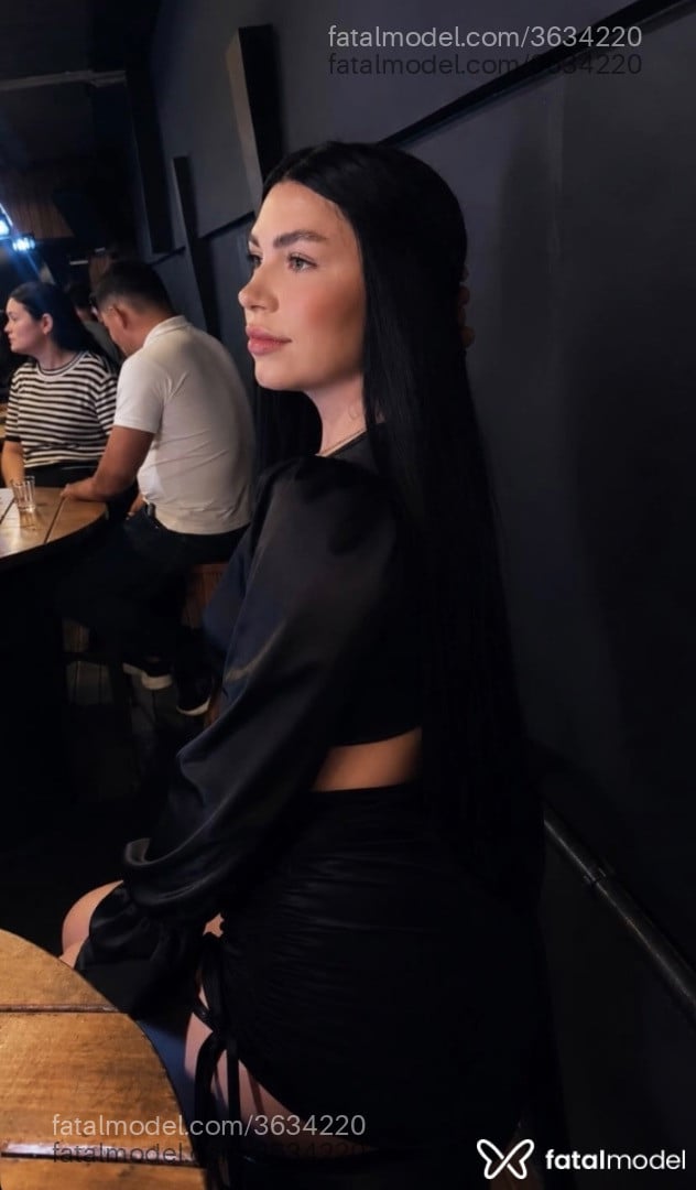 Acompanhante mulher morena (o) de olhos azuis - Alice Santos