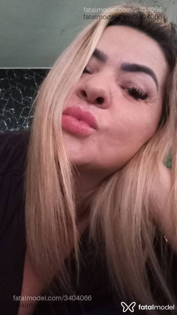 Acompanhante mulher loira (o) de olhos mel - Mel Fonseca