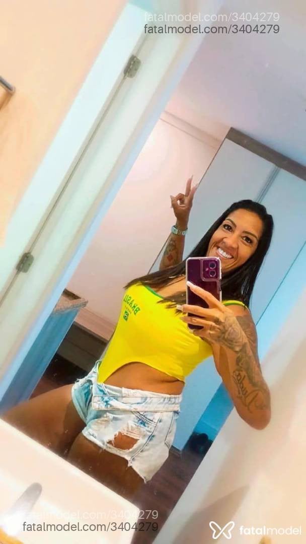 Acompanhante mulher morena (o) de olhos castanhos em Macaé - Leandra Lyra