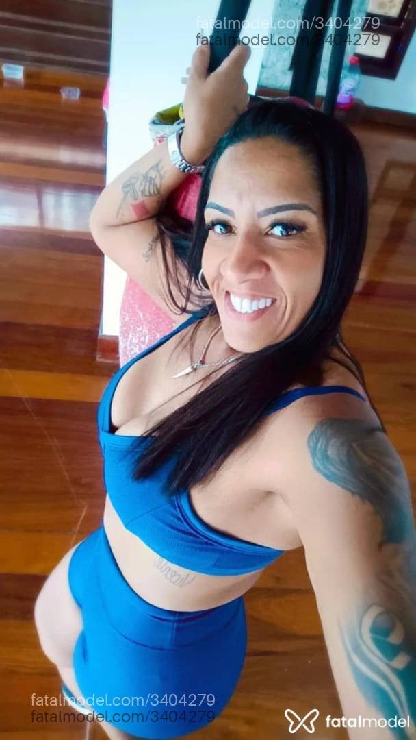 Acompanhante mulher morena (o) de olhos castanhos em Macaé - Leandra Lyra
