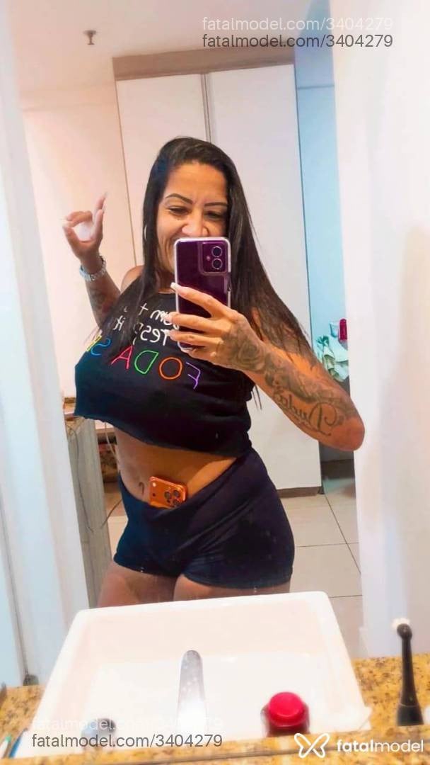 Acompanhante mulher morena (o) de olhos castanhos em Macaé - Leandra Lyra
