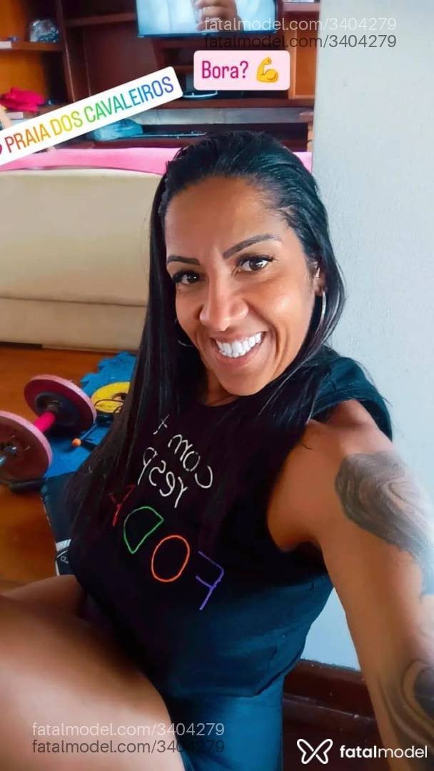 Acompanhante mulher morena (o) de olhos castanhos em Macaé - Leandra Lyra