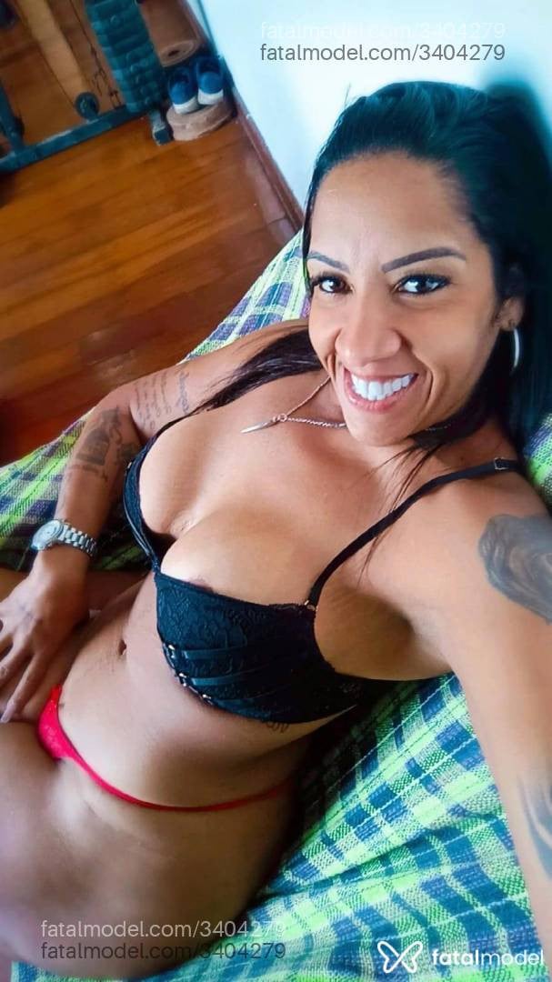 Acompanhante mulher morena (o) de olhos castanhos em Macaé - Leandra Lyra