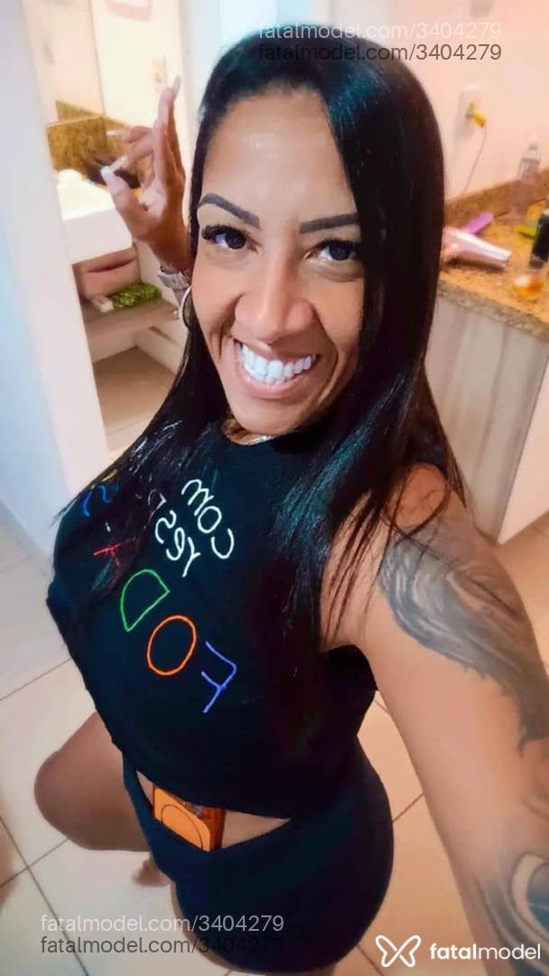 Acompanhante mulher morena (o) de olhos castanhos em Macaé - Leandra Lyra