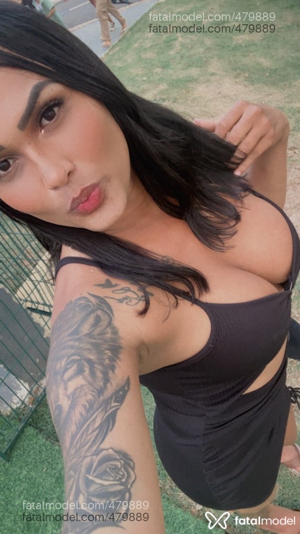 Acompanhante mulher trans morena (o) de olhos pretos - Michelly Bittencou