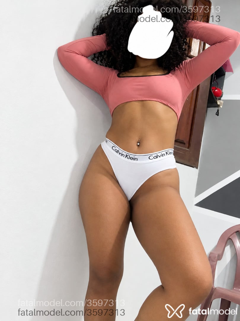 Acompanhante mulher morena (o) de olhos pretos - Nicoly