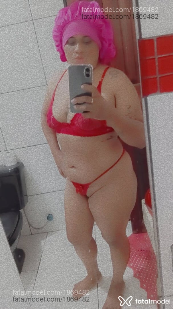 Acompanhante mulher morena (o) de olhos pretos - Estrela