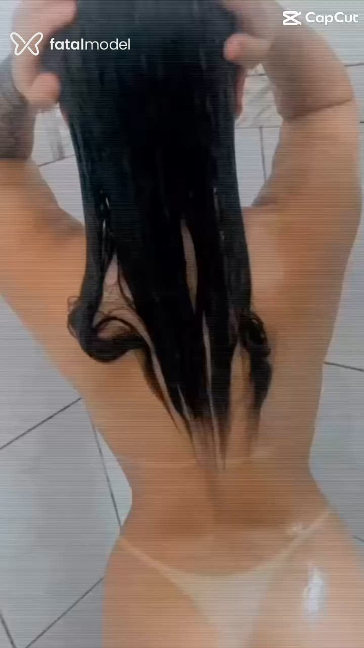 Acompanhante mulher loira (o) de olhos castanhos - Nayara