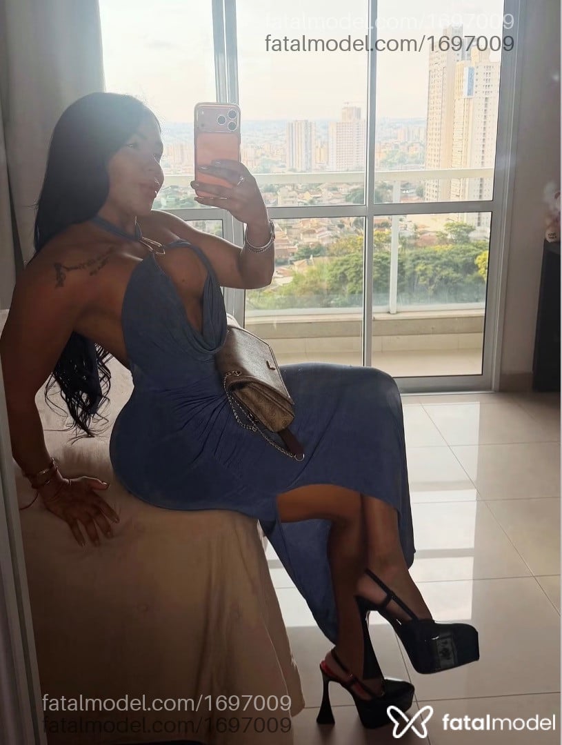 Acompanhante mulher morena (o) de olhos pretos - Brunna
