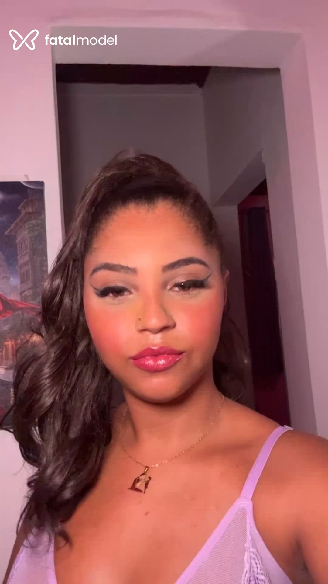 Acompanhante mulher morena (o) de olhos castanhos - Lorrana Duarte