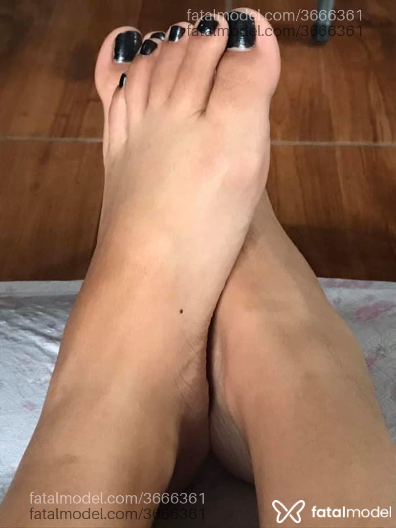Acompanhante mulher com cabelo castanho de olhos verdes - Selina Castro