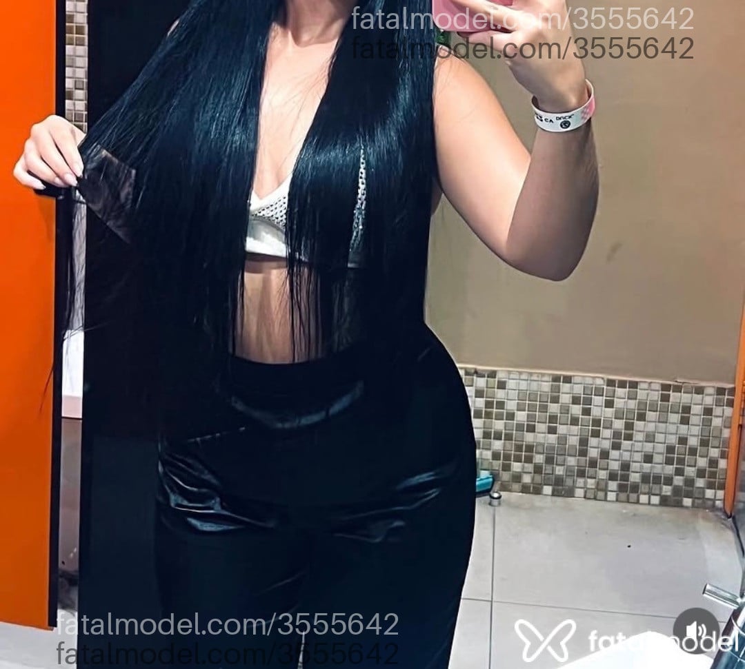 Acompanhante mulher morena (o) de olhos castanhos - Manu Santinii