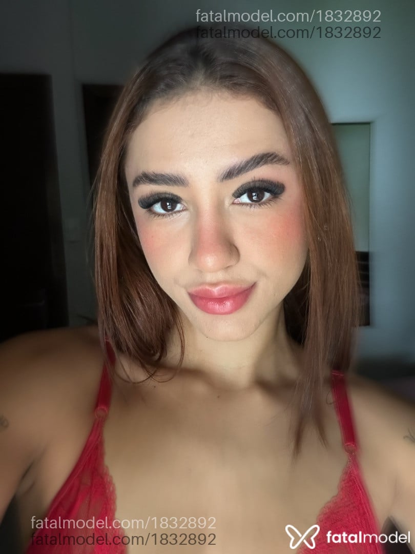 Acompanhante mulher com cabelo castanho de olhos castanhos - Victoria
