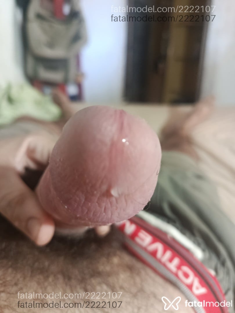 Acompanhante homem com cabelo castanho de olhos castanhos - Carlos Hugo