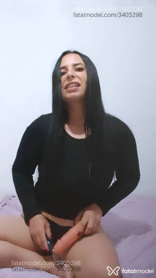 Acompanhante mulher morena (o) de olhos verdes - Docepaixao
