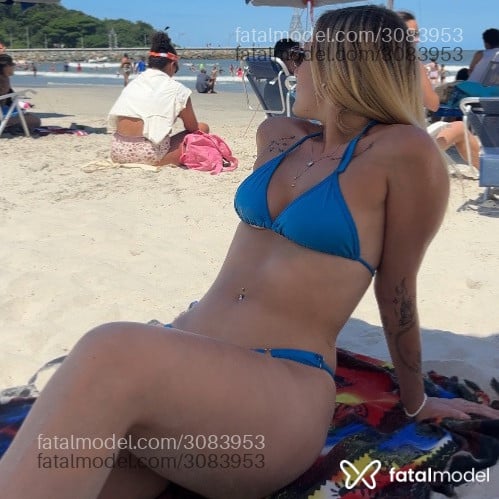 Acompanhante mulher loira (o) de olhos azuis - Bia Oliveira