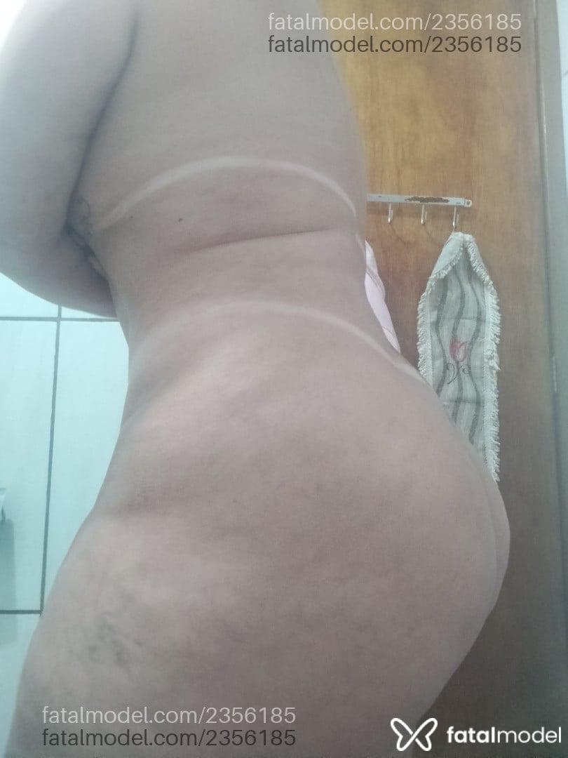 Acompanhante mulher morena (o) de olhos verdes - Ramona Graúda