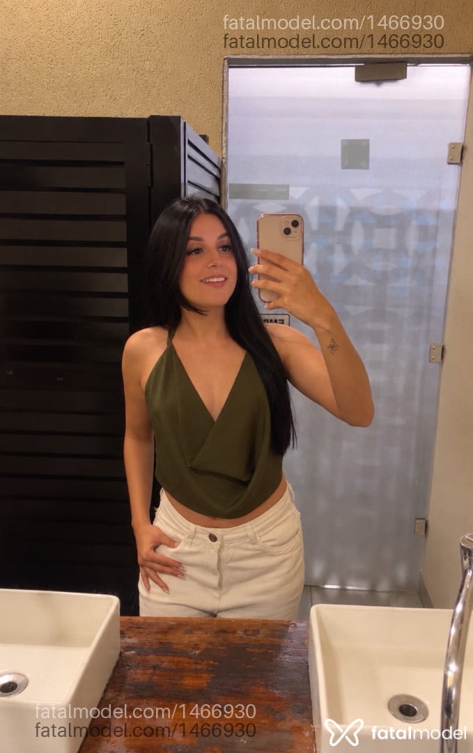 Acompanhante mulher morena (o) de olhos castanhos - Lorrane