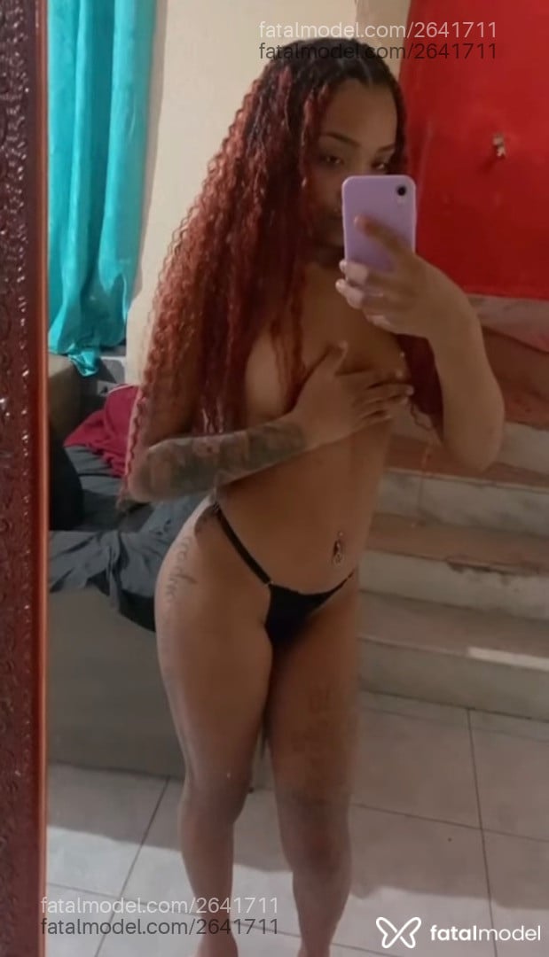 Acompanhante mulher com cabelo castanho de olhos pretos - Bbella Valentina