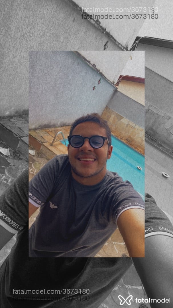 Acompanhante homem morena (o) de olhos pretos - Vitor